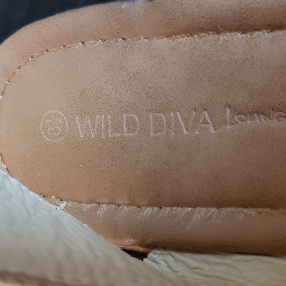 Wild Diva Platform  Sandals Size 8.5 Elastic upper - Picture 7 of 7